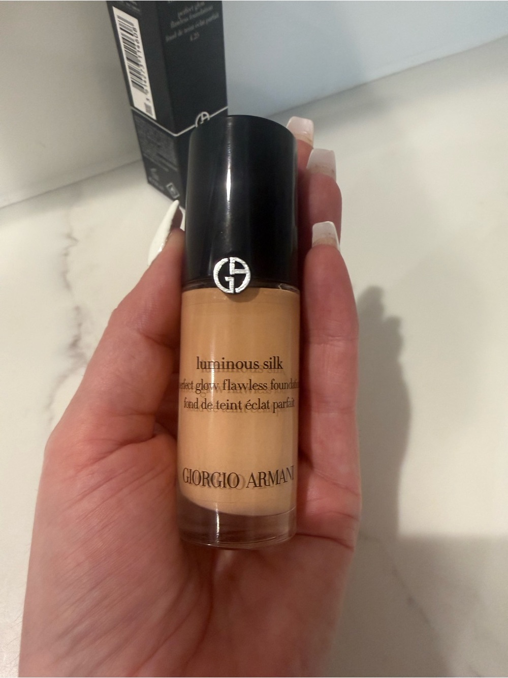 New Giorgio Armani Luminous Silk Foundation - 4.25 - Picture 5 of 8